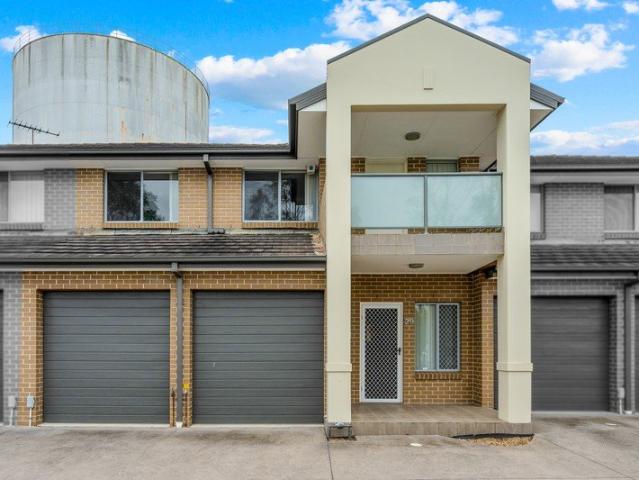 Townhouse for rent in Sydney, New South Wales