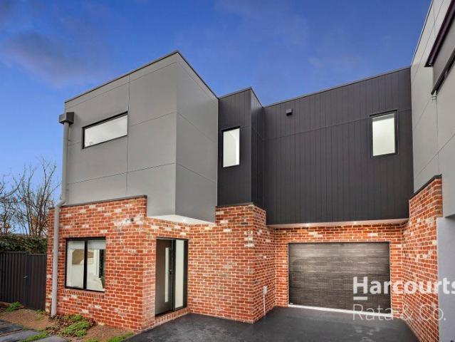Townhouse for sale in Camerons Creek, Victoria