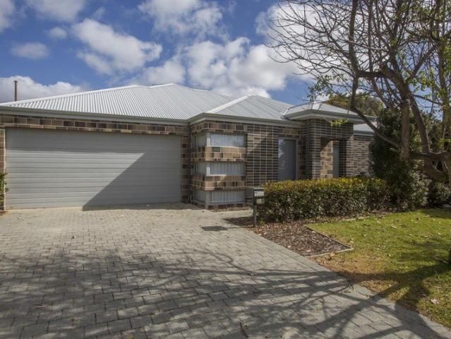 Villa for rent in Yokine, City of Stirling
