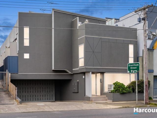 Townhouse for sale in Camerons Creek, Victoria