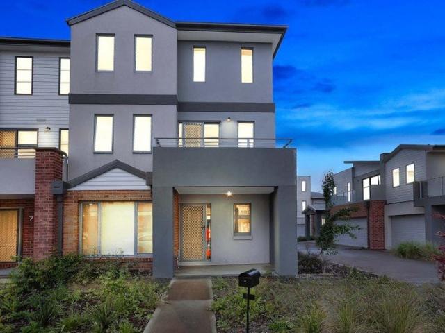 Townhouse for sale in Camerons Creek, Victoria