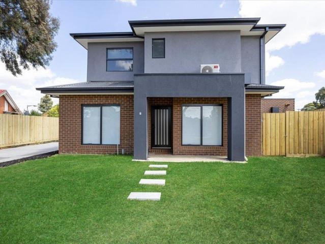 Townhouse for sale in Camerons Creek, Victoria