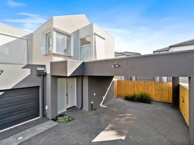 Townhouse for rent in Camerons Creek, Victoria