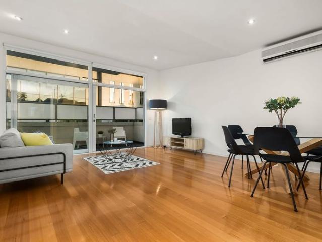 Townhouse for rent in Caulfield North, Melbourne