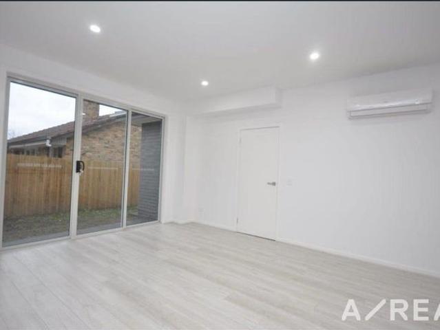 Townhouse for rent in Camerons Creek, Victoria