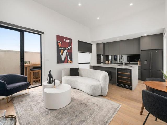 Townhouse for rent in Pascoe Vale South, Melbourne