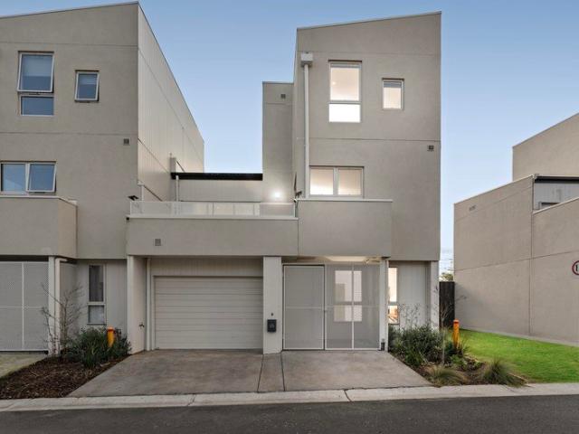 Townhouse for sale in Camerons Creek, Victoria