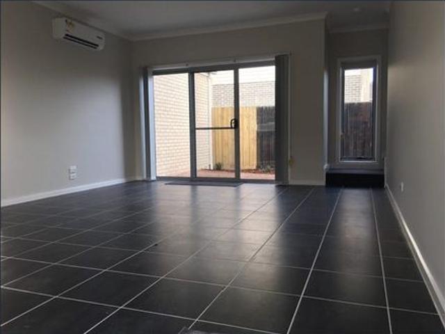 Townhouse for rent in Camerons Creek, Victoria