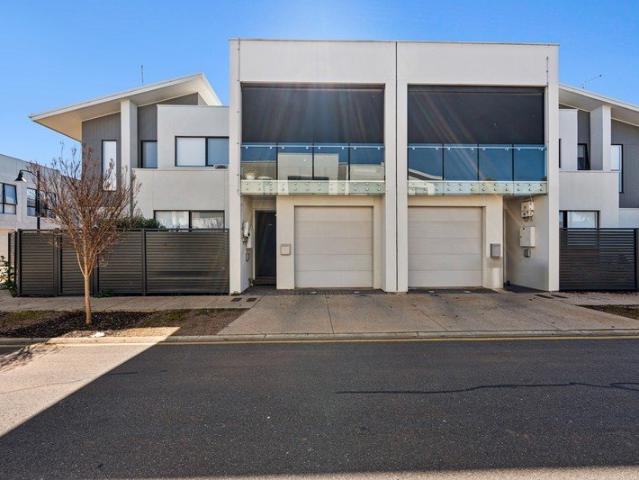 Townhouse for sale in Horseshoe Creek, South Australia