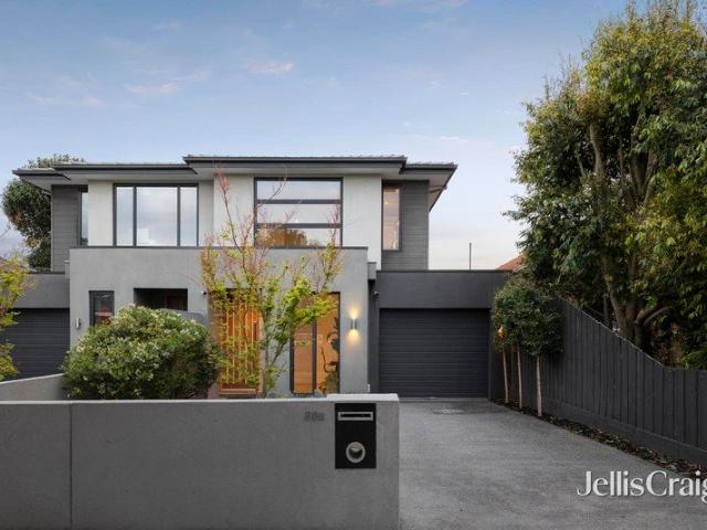 Townhouse for sale in Bentleigh East, Melbourne