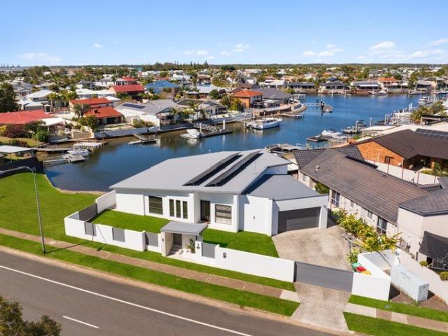House for sale in Runaway Bay, Gold Coast City