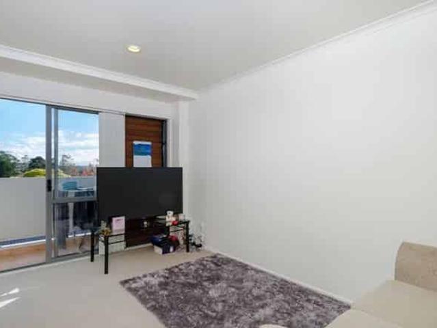 Apartment for rent in Oratia, Oroua County