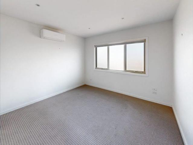 Townhouse for rent in Camerons Creek, Victoria