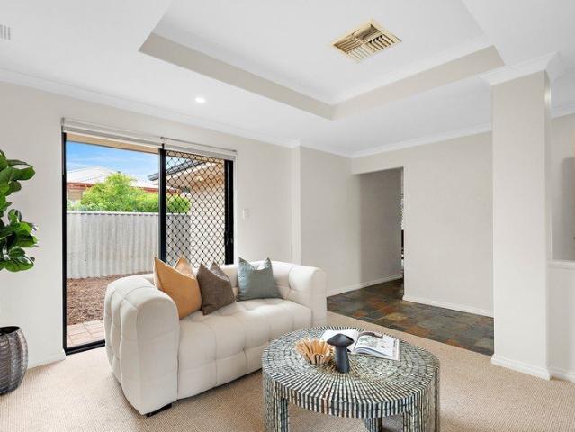 Villa for sale in Rivervale, City of Belmont
