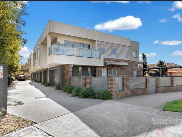 Townhouse for rent in Camerons Creek, Victoria