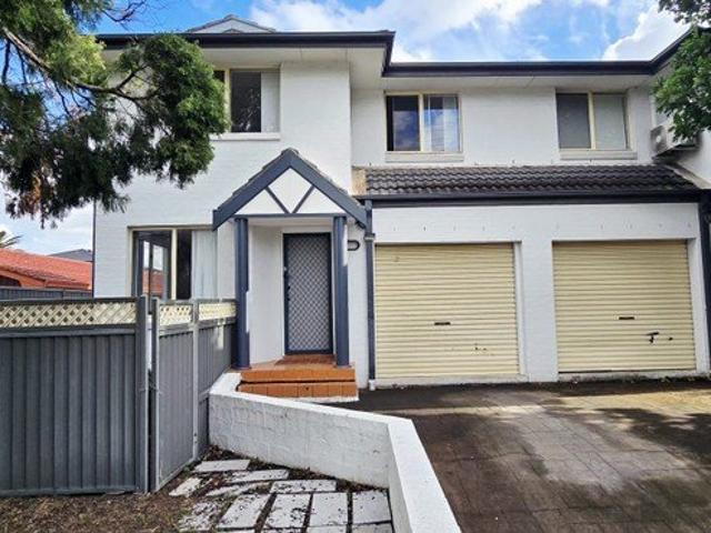 Townhouse for rent in Sydney, New South Wales