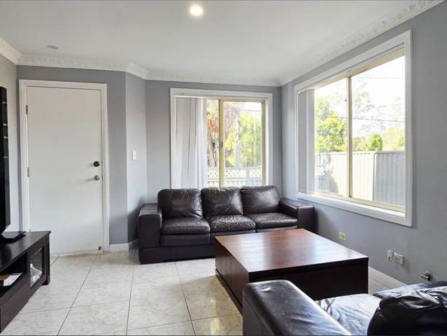 Townhouse for rent in Sydney, New South Wales