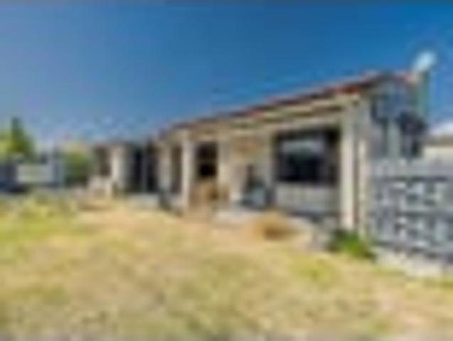 House for sale in Otakou
