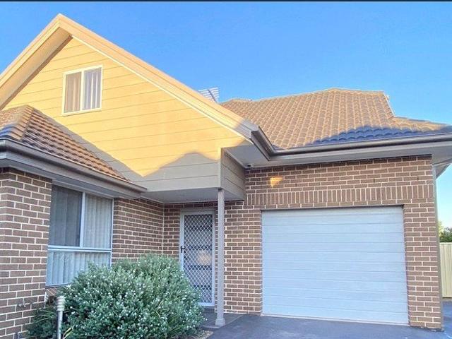 Townhouse for rent in Sydney, New South Wales