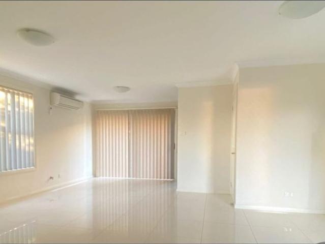 Townhouse for rent in Sydney, New South Wales