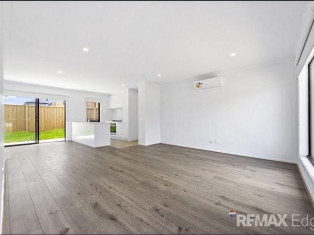 Townhouse for rent in Williams Landing, Melbourne