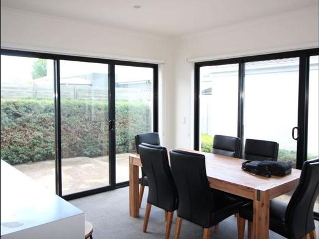 Apartment for rent in Hamlyn Heights, Geelong