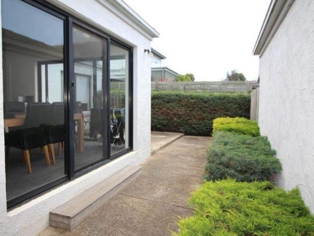 Apartment for rent in Hamlyn Heights, Geelong