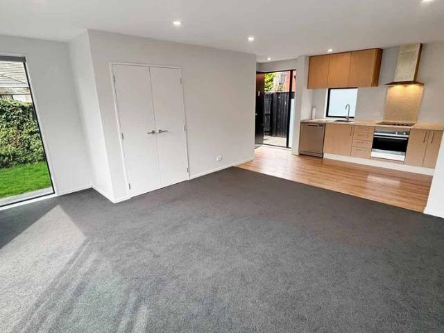 Townhouse for rent in Saint Albans, Canterbury