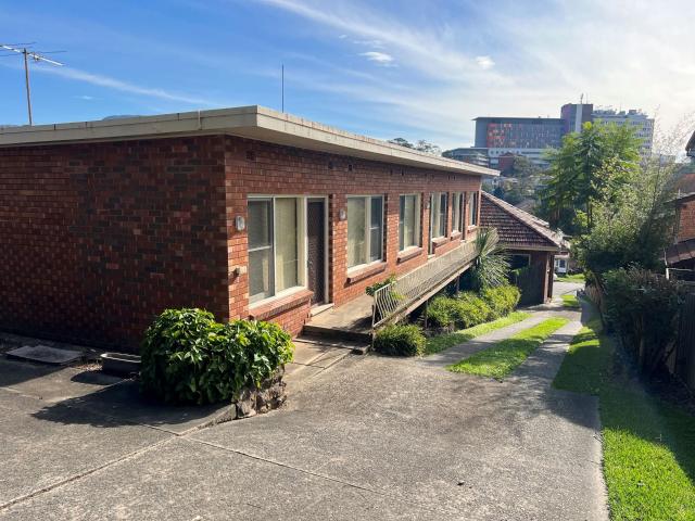 House for rent in Wollongong West, New South Wales