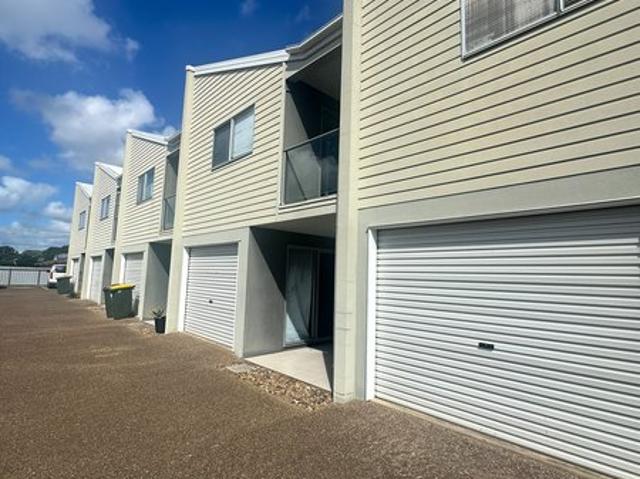 Townhouse for rent in Banyan, Queensland