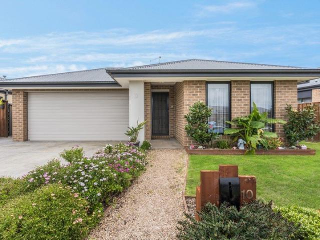 House for sale in Charlemont Rise, Geelong