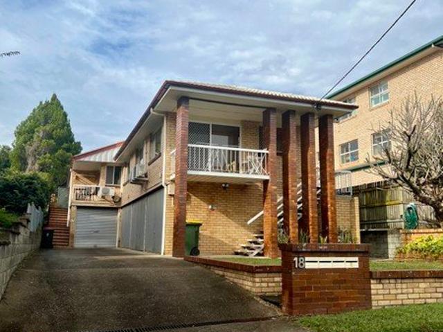 Apartment for rent in Holland Park West, Greater Brisbane