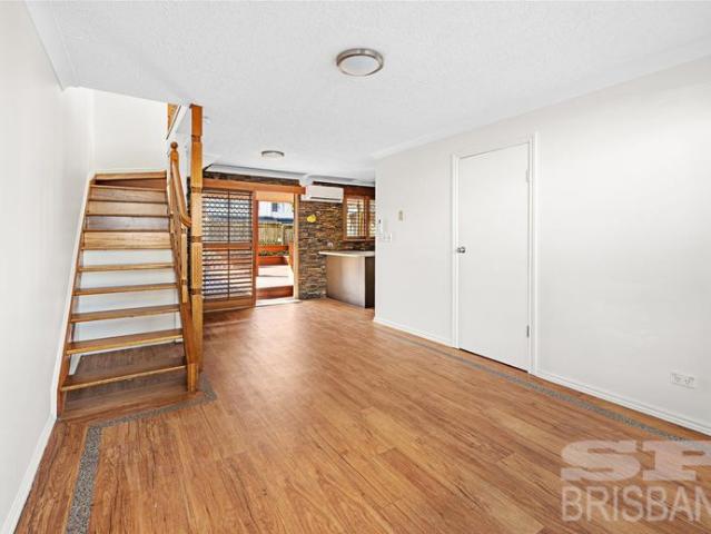 Townhouse for rent in Toombul, Queensland
