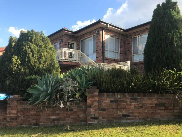Townhouse for rent in Wollongong West, New South Wales