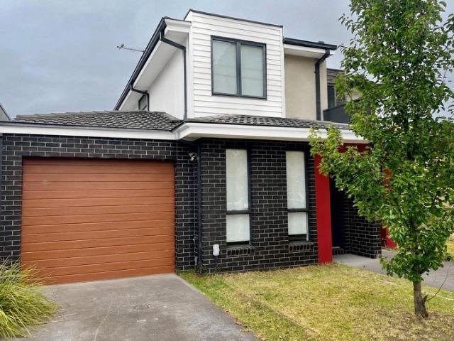 Townhouse for rent in Camerons Creek, Victoria