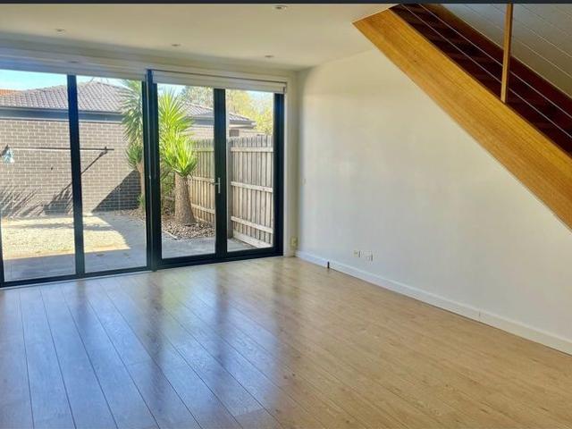 Townhouse for rent in Camerons Creek, Victoria