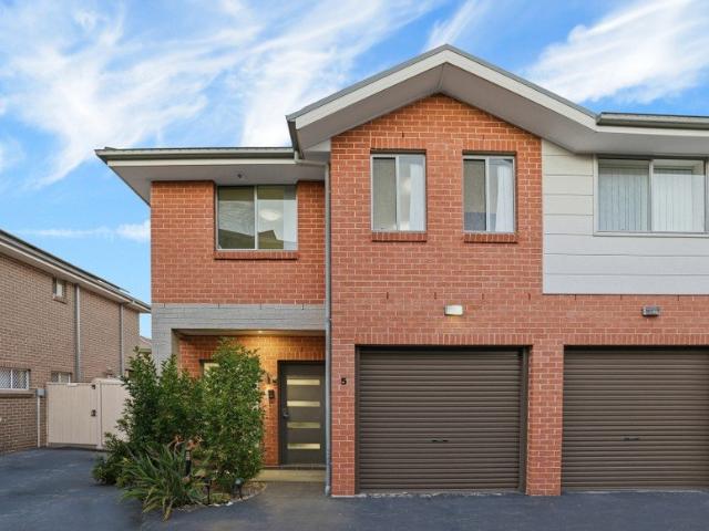 Townhouse for sale in Sydney, New South Wales
