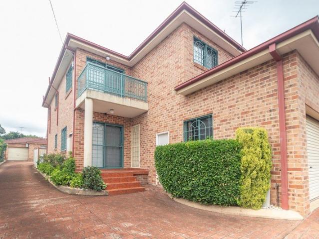 Duplex for rent in Sydney, New South Wales