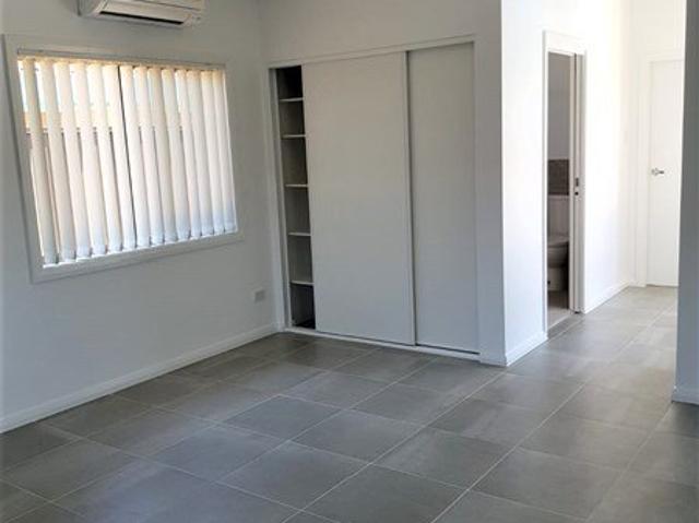 House for rent in Cambridge Park, Sydney