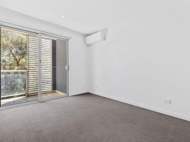 Townhouse for rent in Botanica Park, Melbourne