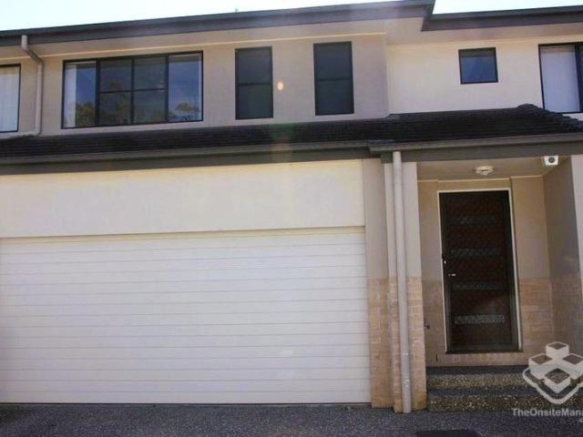 Townhouse for rent in Coomera, Gold Coast City