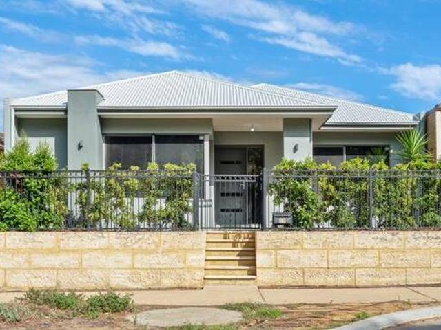House for rent in Cockburn, Western Australia