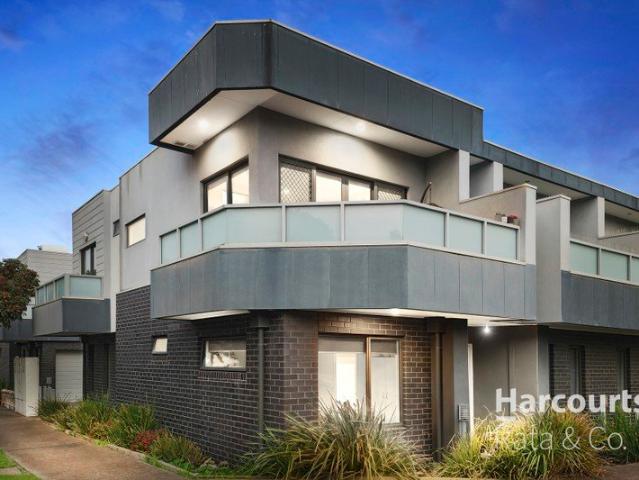 Townhouse for sale in Camerons Creek, Victoria