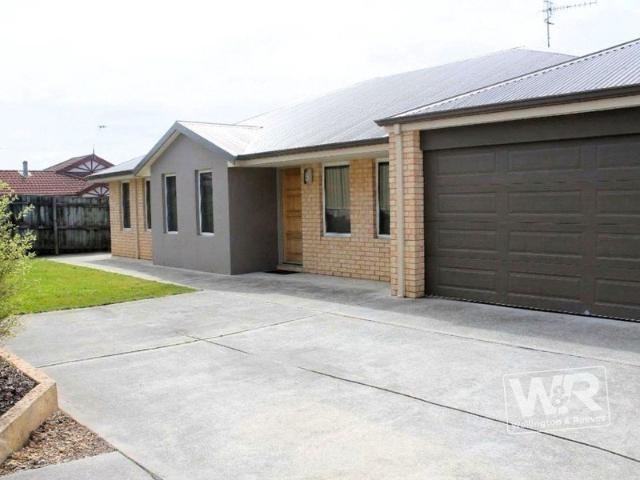 Villa for rent in Centennial Park, Albany