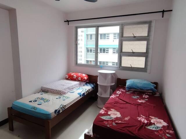 Room for rent in 23 North West