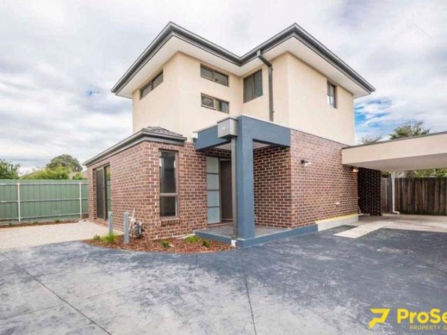 Townhouse for rent in Camerons Creek, Victoria