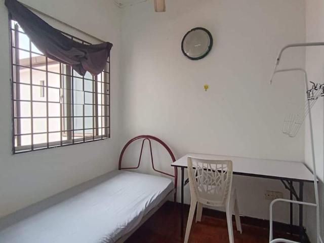 Room for rent in Petaling, Damansara Damai