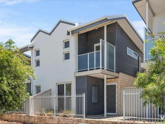 Townhouse for rent in Yangebup, City of Cockburn