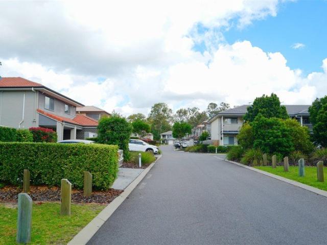 Townhouse for rent in Toombul, Queensland