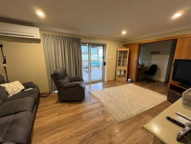 House for rent in Mollymook Beach, Shoalhaven City Council